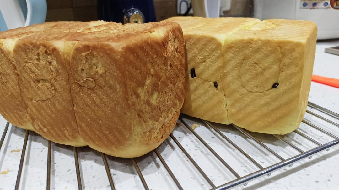 金灿灿的南瓜吐司，松软得没话说！