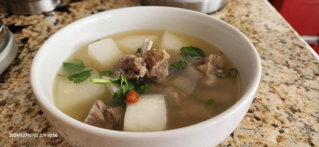 羊肉汤(炖萝卜)