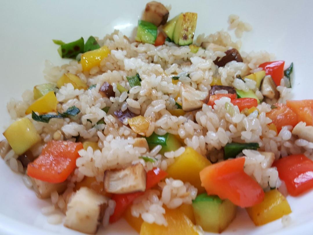 彩蔬炒饭