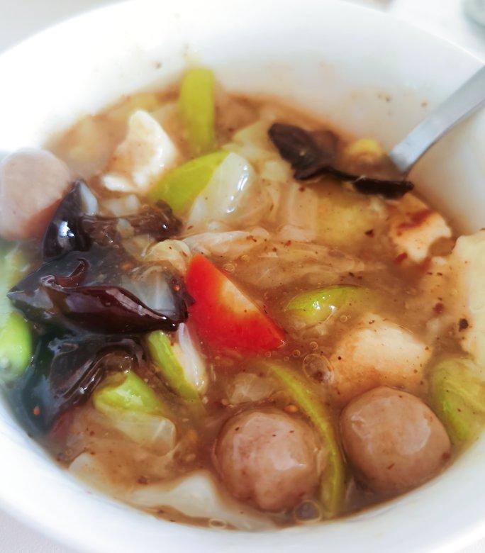 牛肉丸子胡辣汤