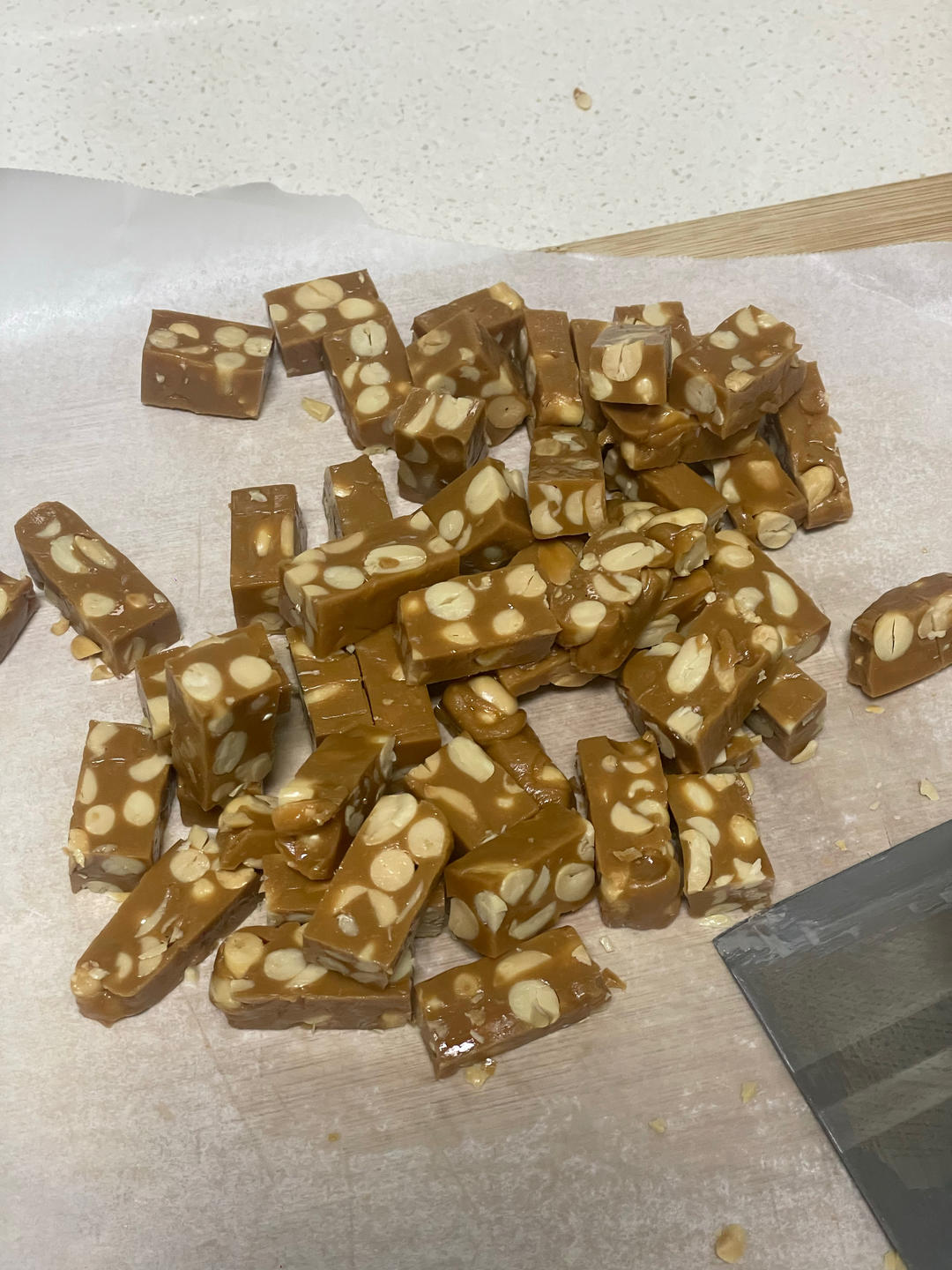 比牛轧糖还要好吃的花生太妃糖（消耗淡奶油）