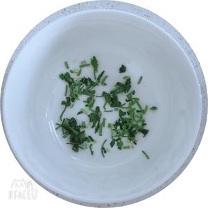 午餐-牛肉丸子白菜粉丝汤-无油低盐健康食的做法 步骤2