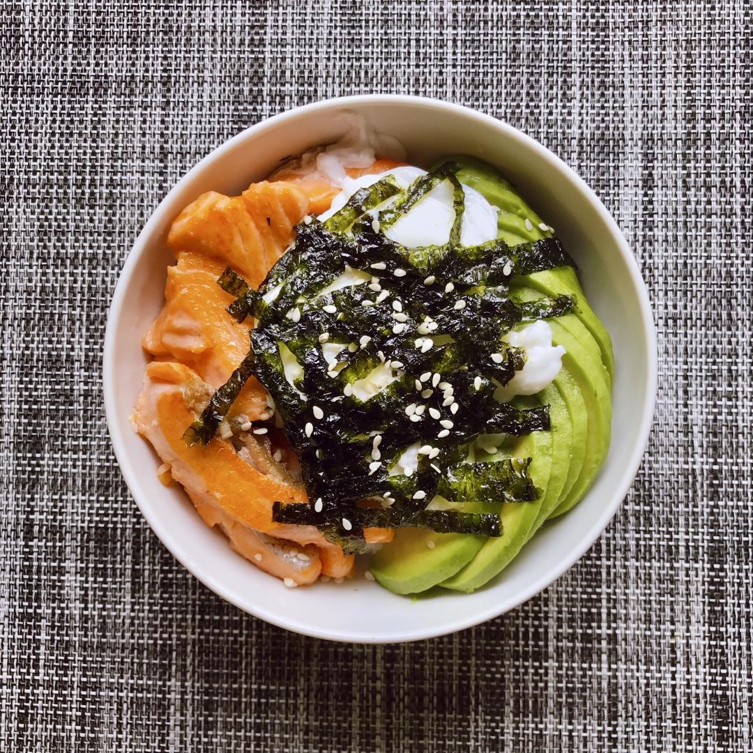 三文鱼牛油果拌饭