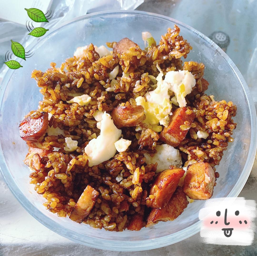 午餐肉小葱酱油炒饭