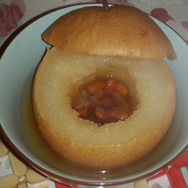 “糖芯儿梨”（川贝冰糖炖梨）