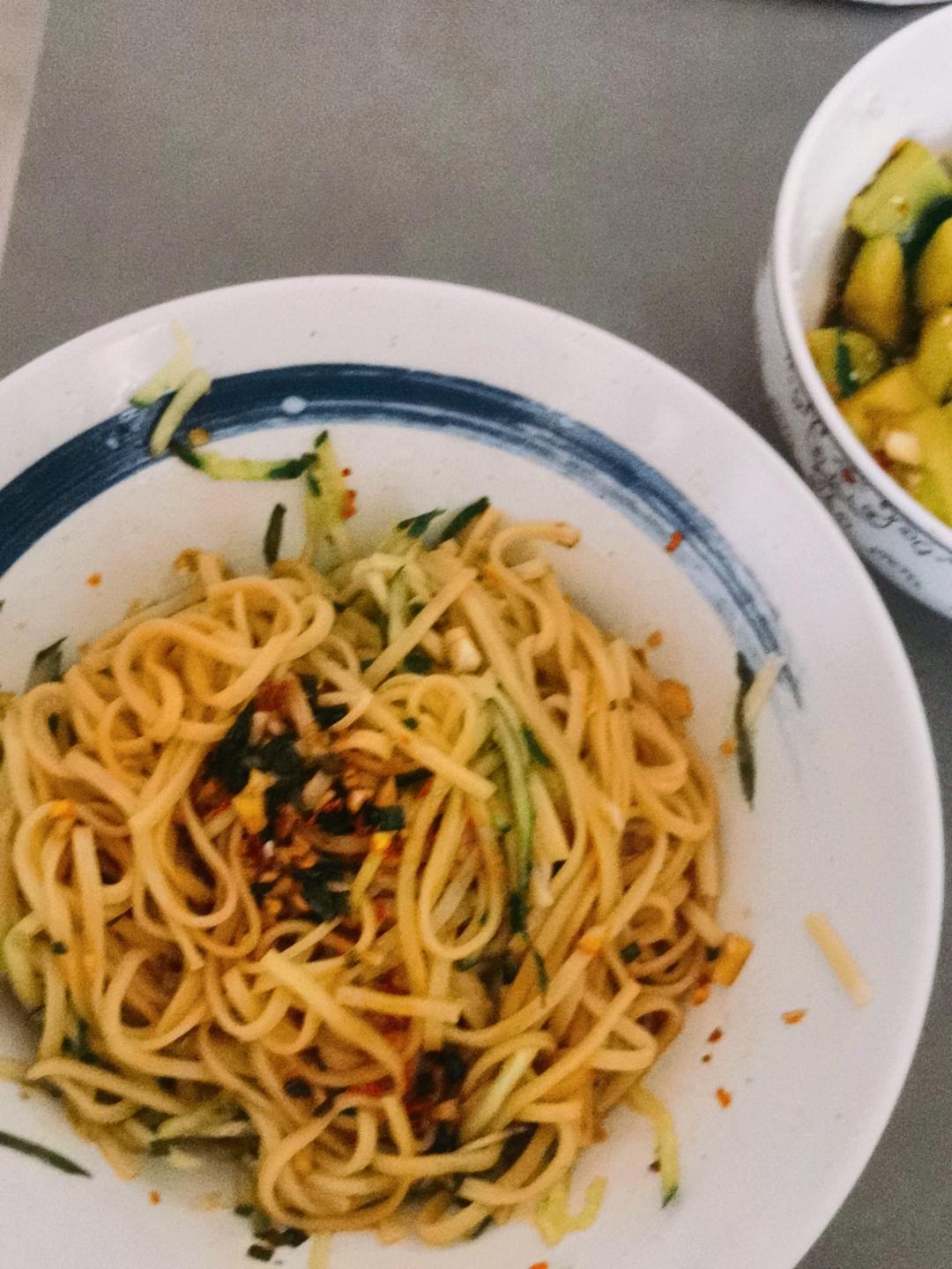 姥姥的爽口凉面！（干拌挂面）