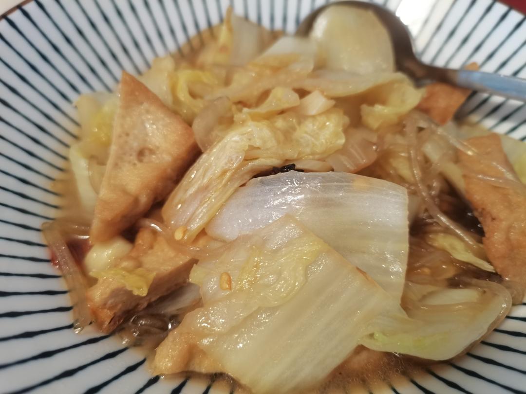 家常白菜粉条炖豆腐