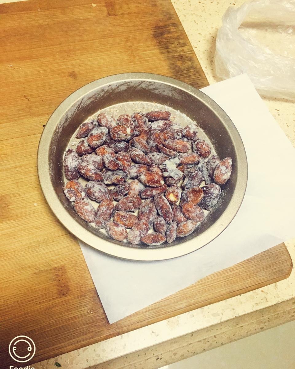 黄油蜂蜜杏仁核桃仁