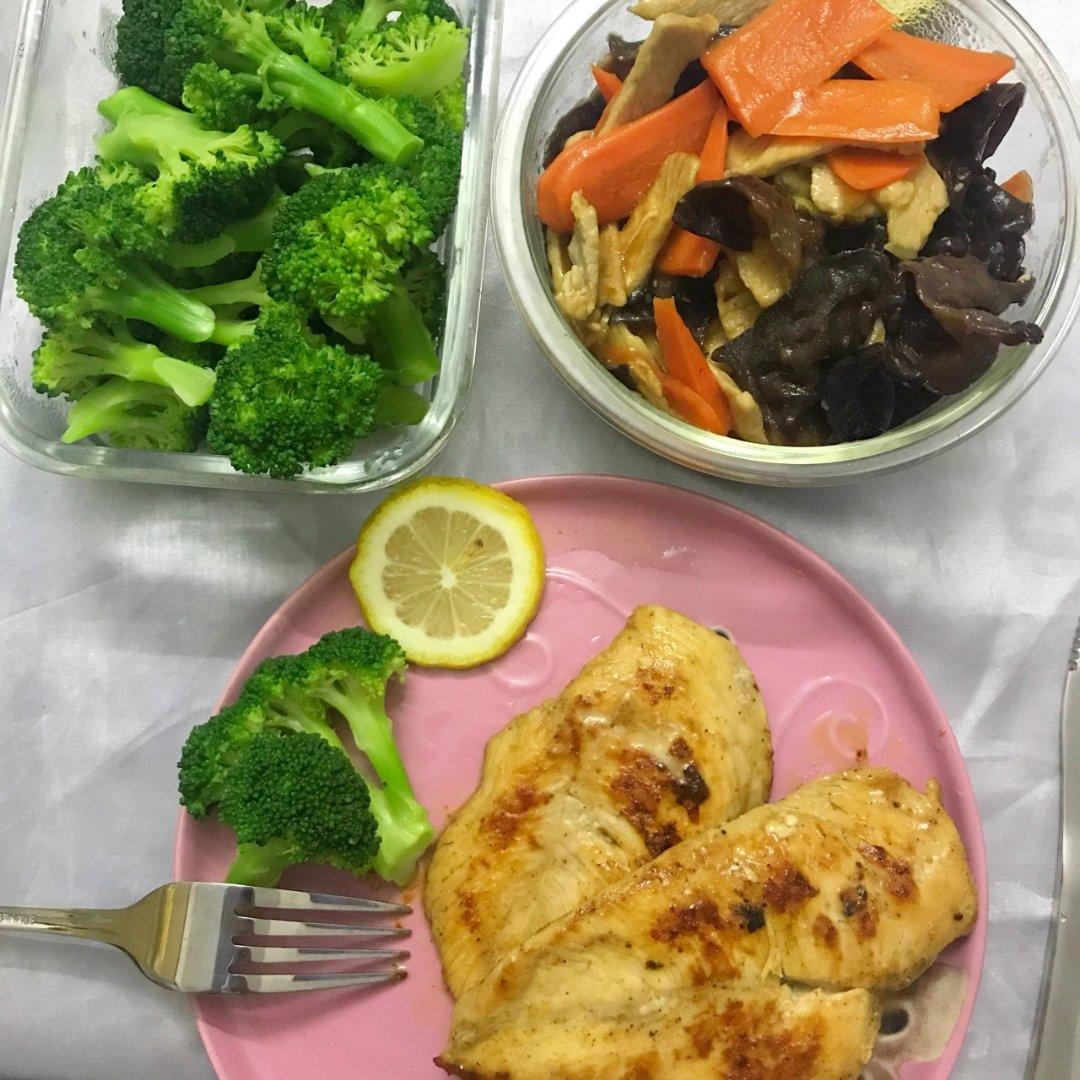 香煎鸡胸肉