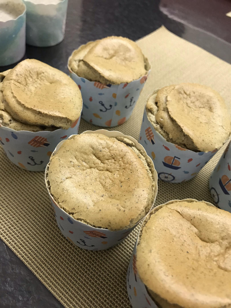 《Tinrry+》芝麻蛋糕