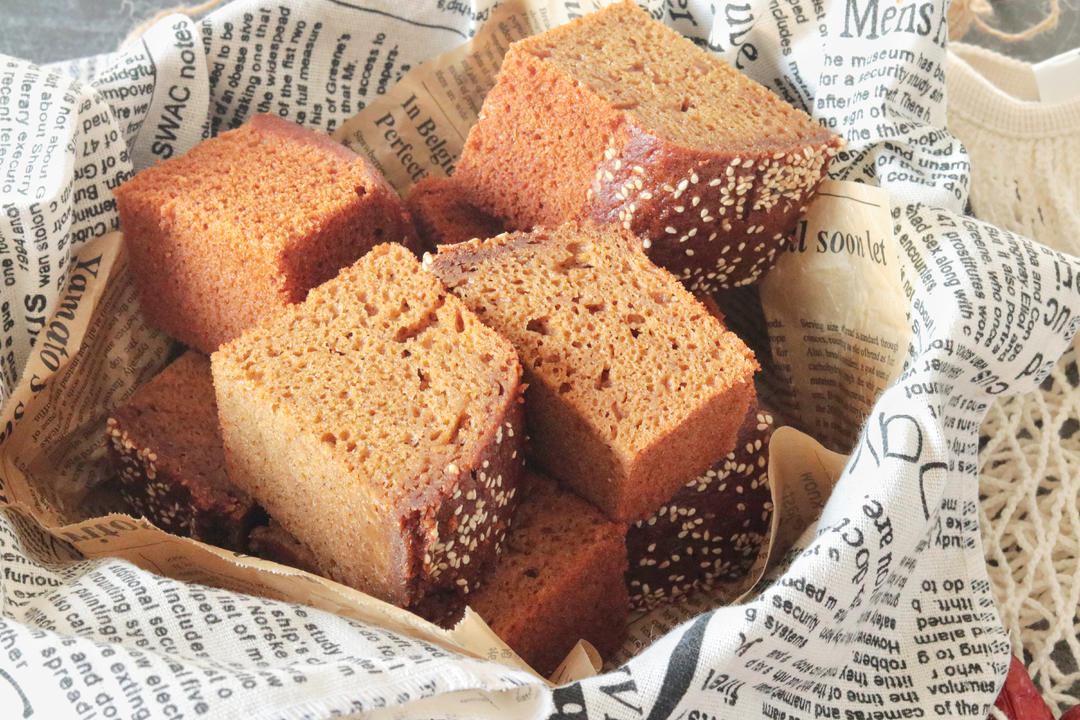 不用打发鸡蛋，不加一滴水做法超级简单的红枣糕的做法