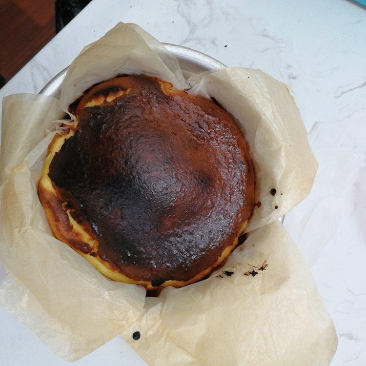 巴斯克式烤芝士蛋糕[超简单][搬运]