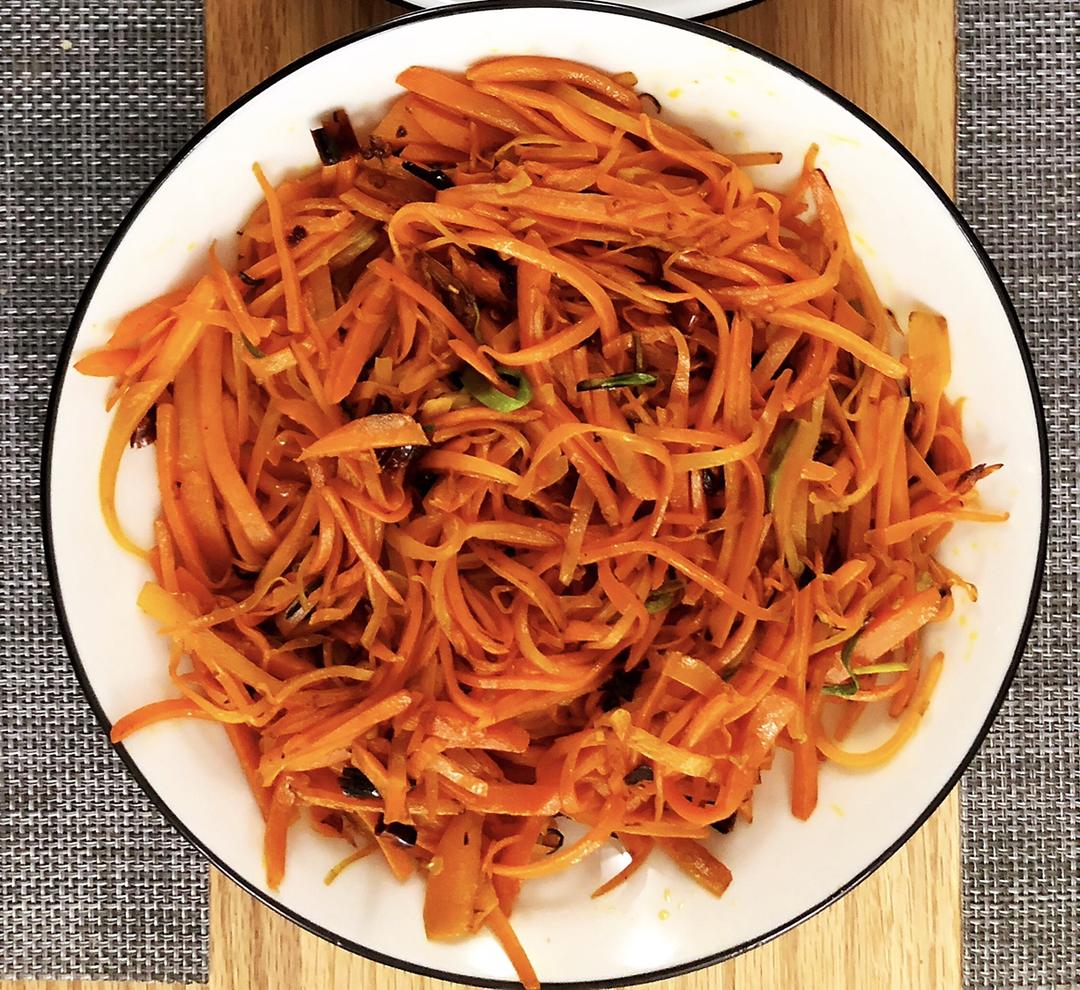 禾小末做的清炒胡萝卜丝