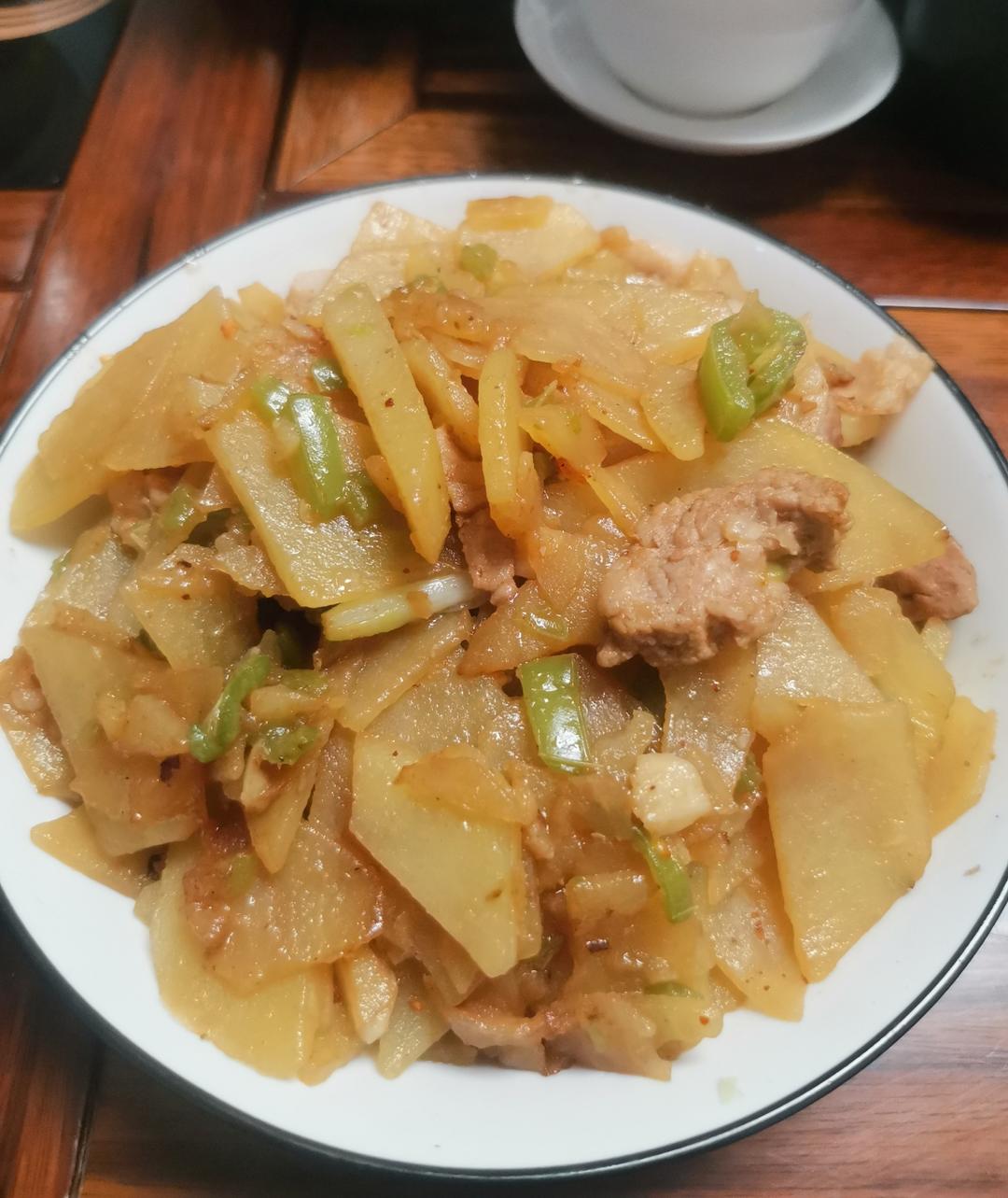 家常土豆炒肉片