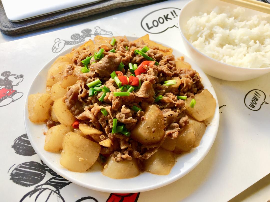 【炊烟食堂】冬日的蚝油萝卜炖肉