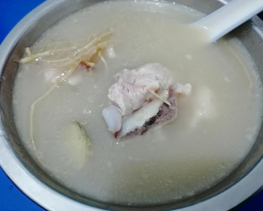 苋菜头猪骨头汤