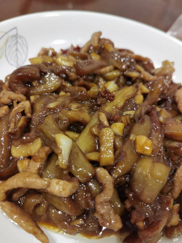 鱼香茄子是如此勾人，以至于连体重都不顾了！