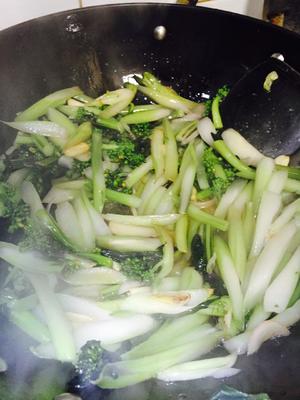炒紫菜苔的做法 步骤10