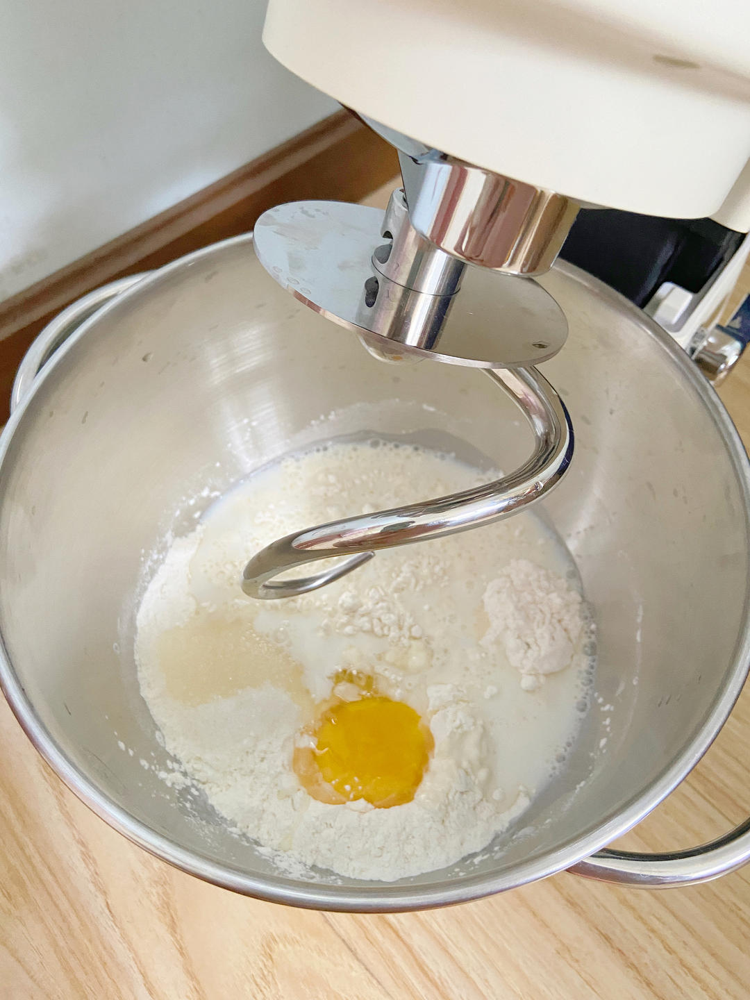 纯奶手撕吐司的做法 步骤1