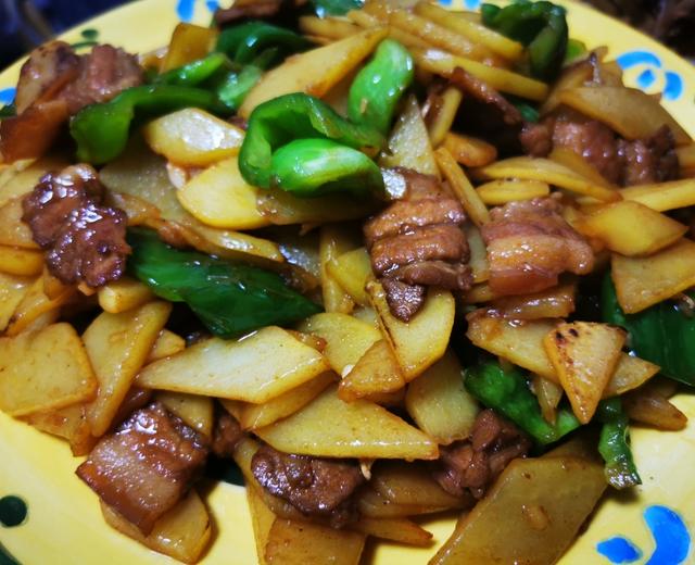 下饭菜：青椒土豆炒肉片