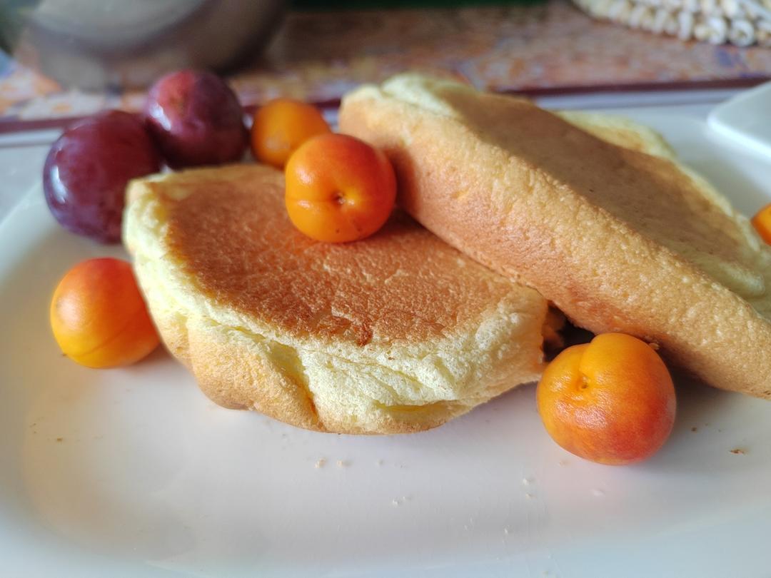 不用烤箱 15分钟无油低糖的舒芙蕾蛋糕松饼 🥞 蓬松绵软