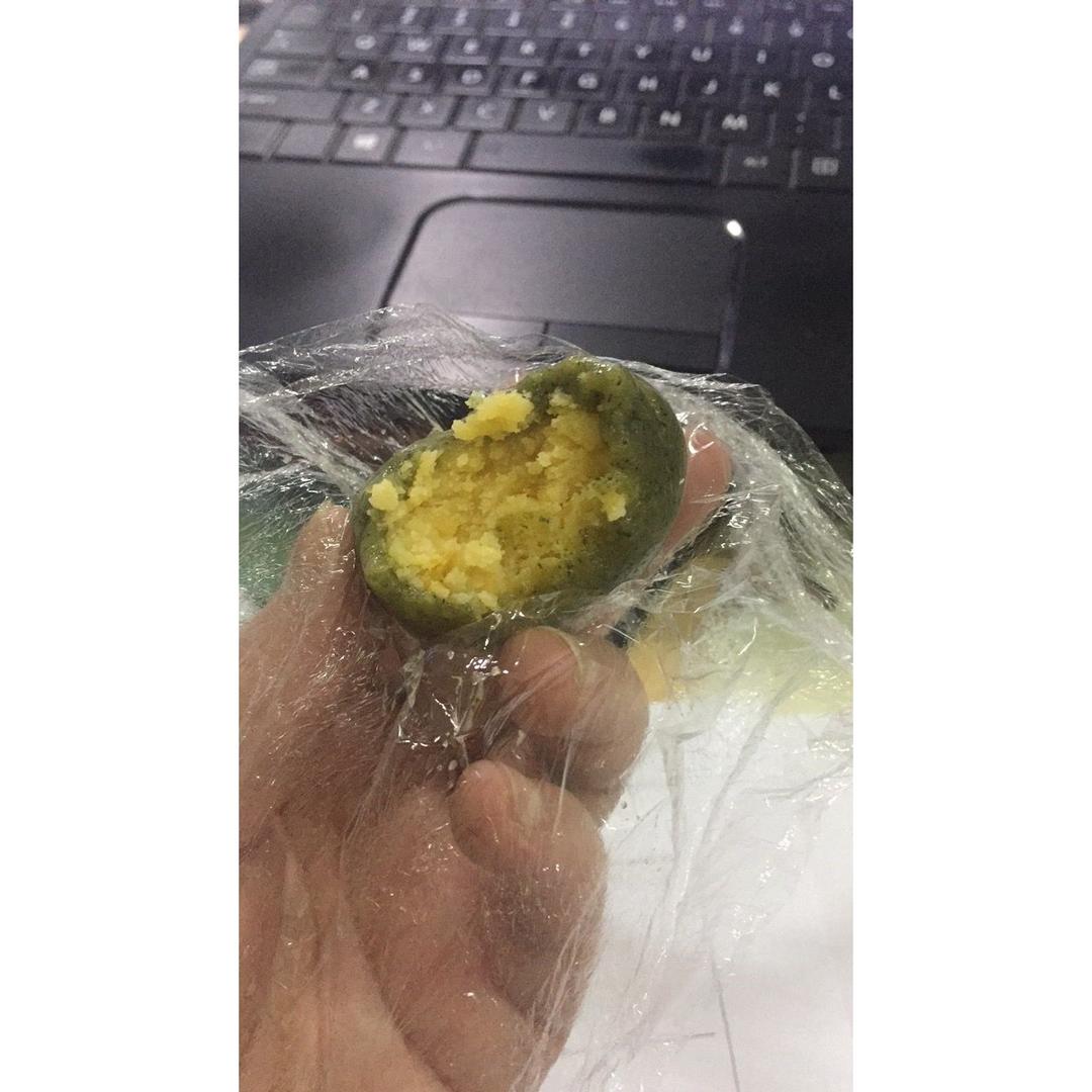 网红青团～～咸蛋黄肉松青团