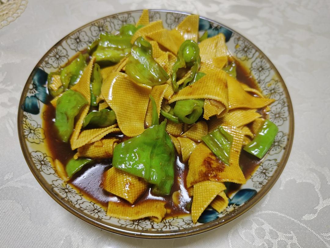 不用厨艺的尖椒干豆腐