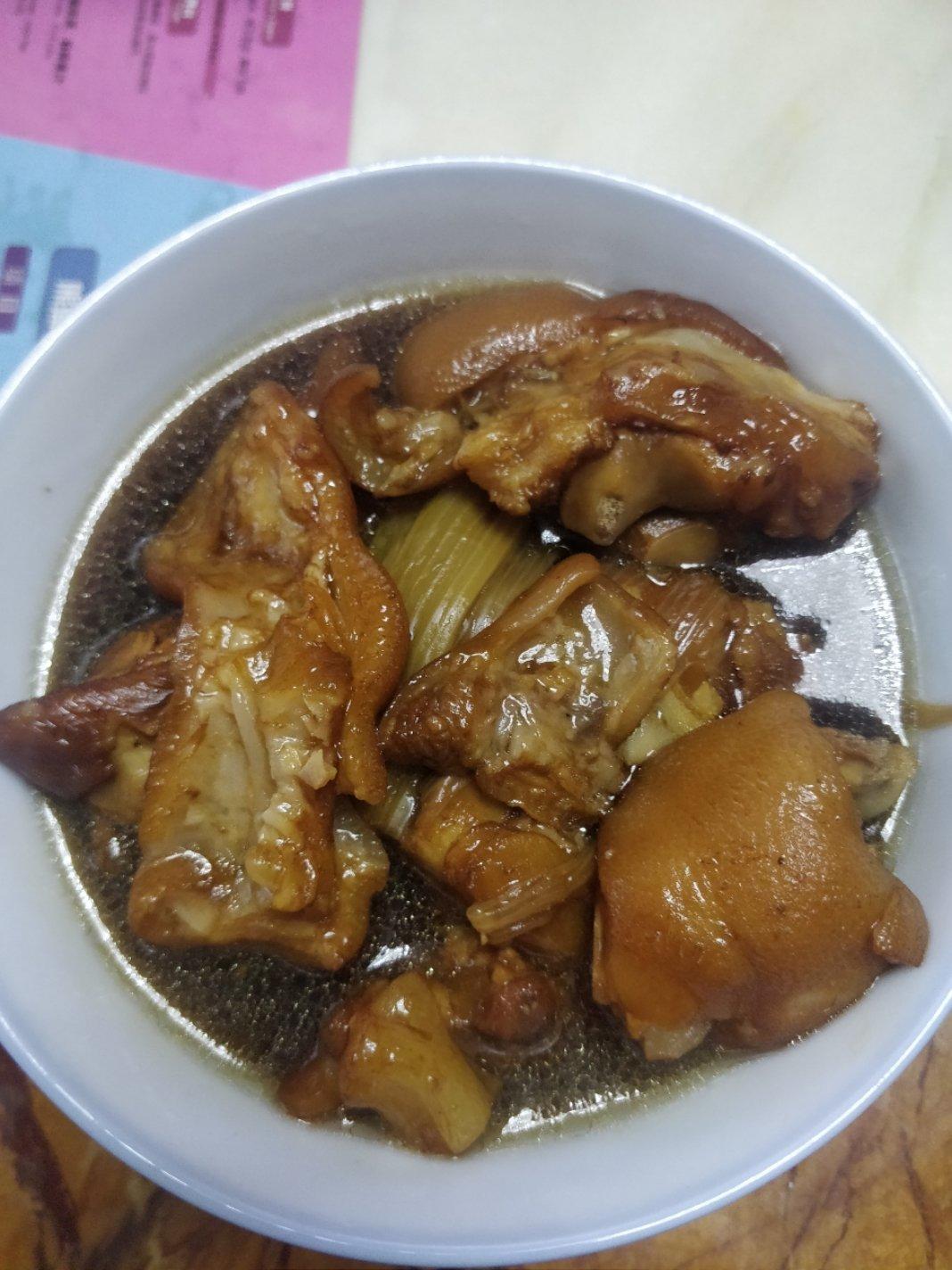 电压力锅版卤猪蹄