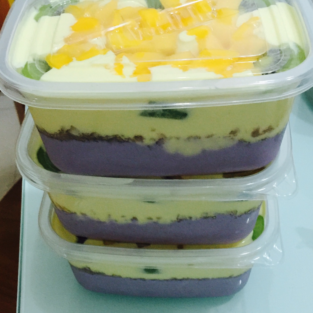 缤纷彩虹慕斯蛋糕
