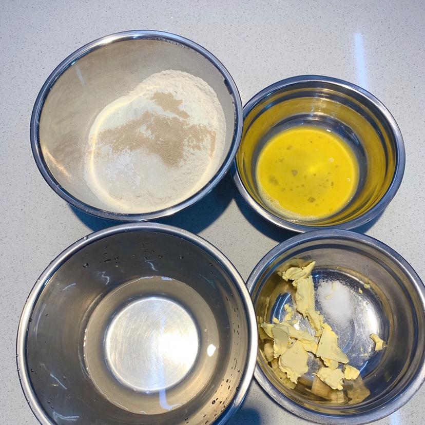 纯奶手撕吐司的做法 步骤1