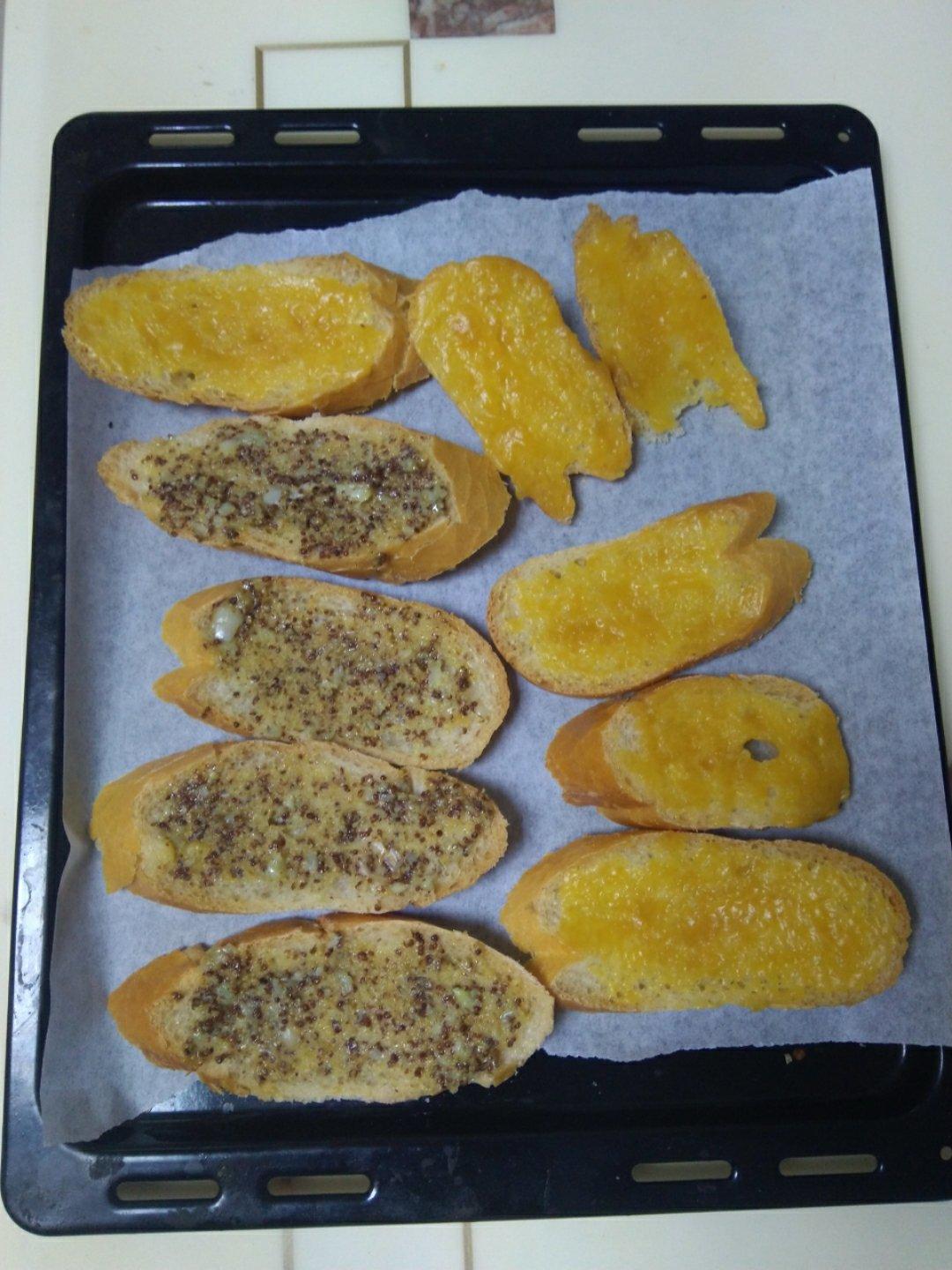 法棍的3种吃法（蒜香、蜂蜜、肉桂）