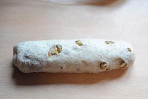 天然酵母干果馅面包的做法 步骤7