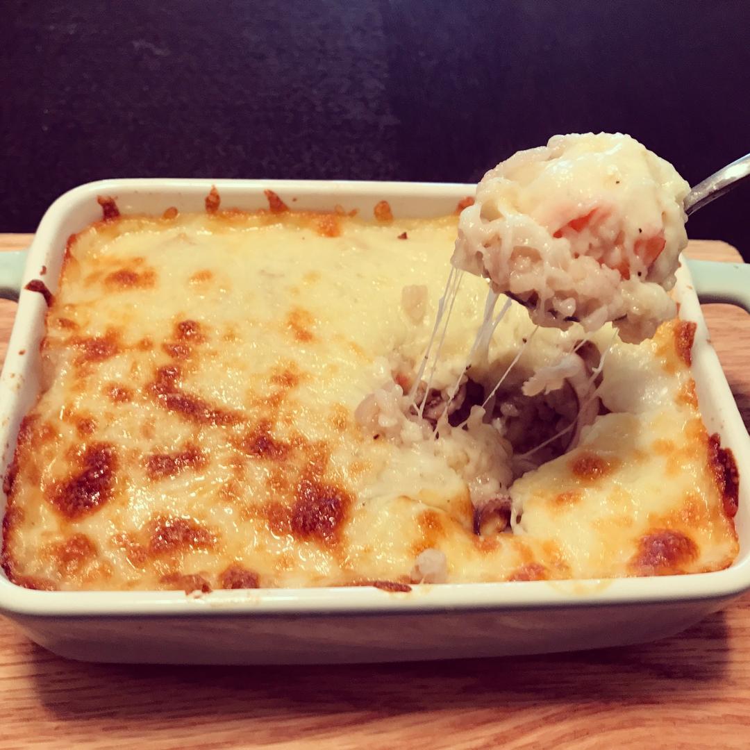 海鲜焗饭 Seafood Fried Rice with Cheesy Topping