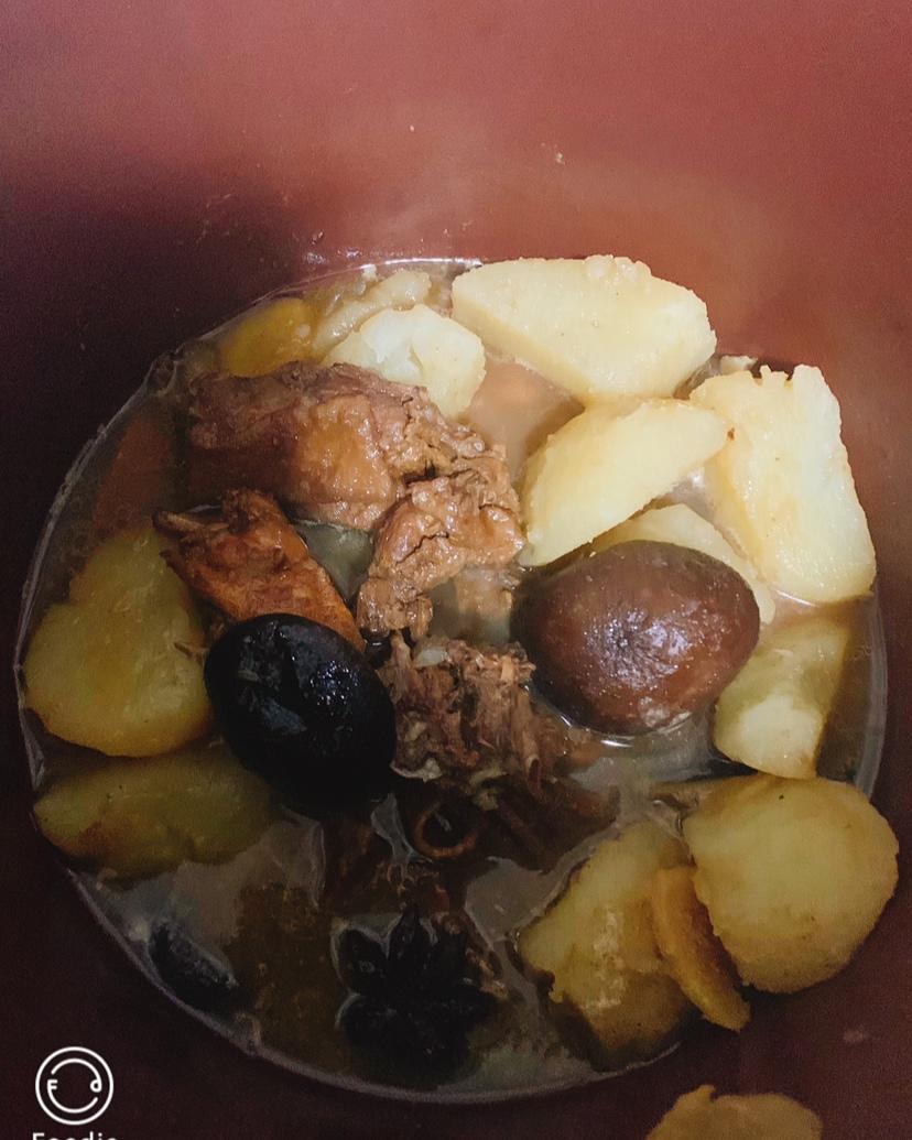 砂锅焖鸡
