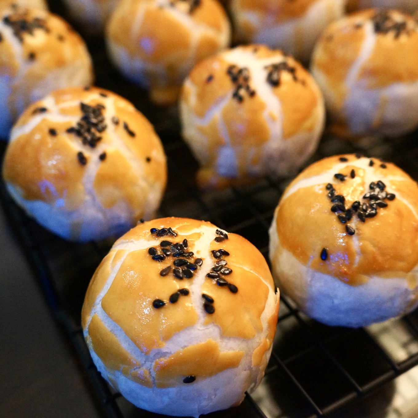 蛋黄酥~紫薯、抹茶、原味~花好月圆，中秋快乐~内附一次做六色蛋黄酥方法~