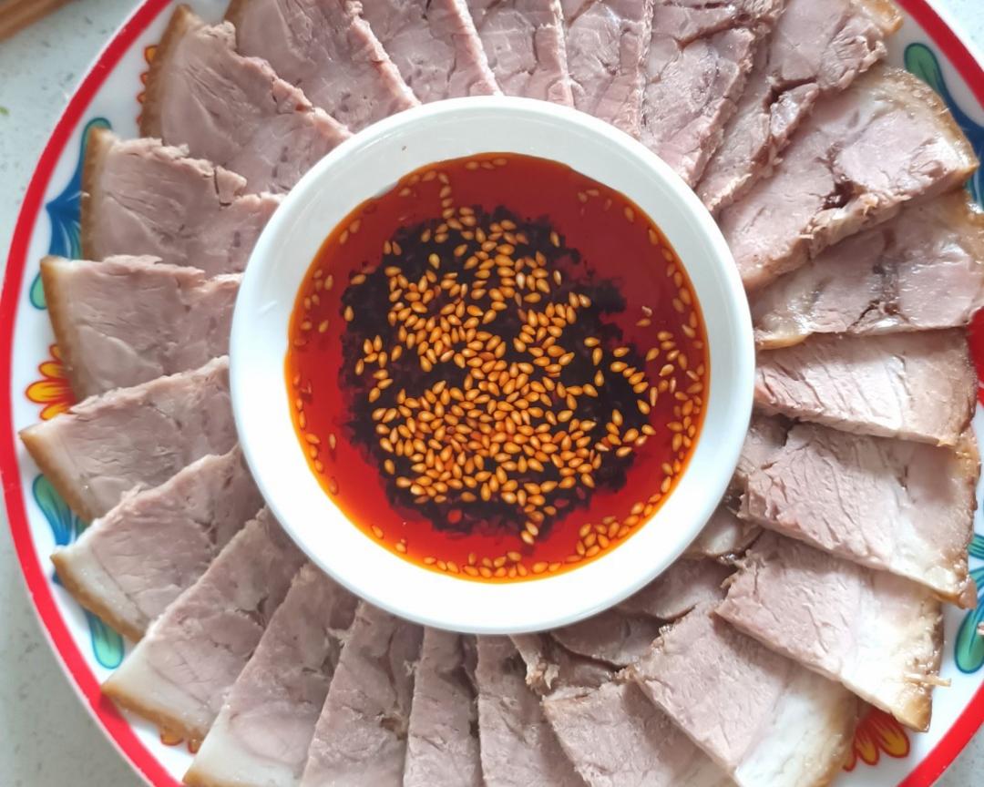 超级简单美味的肘子