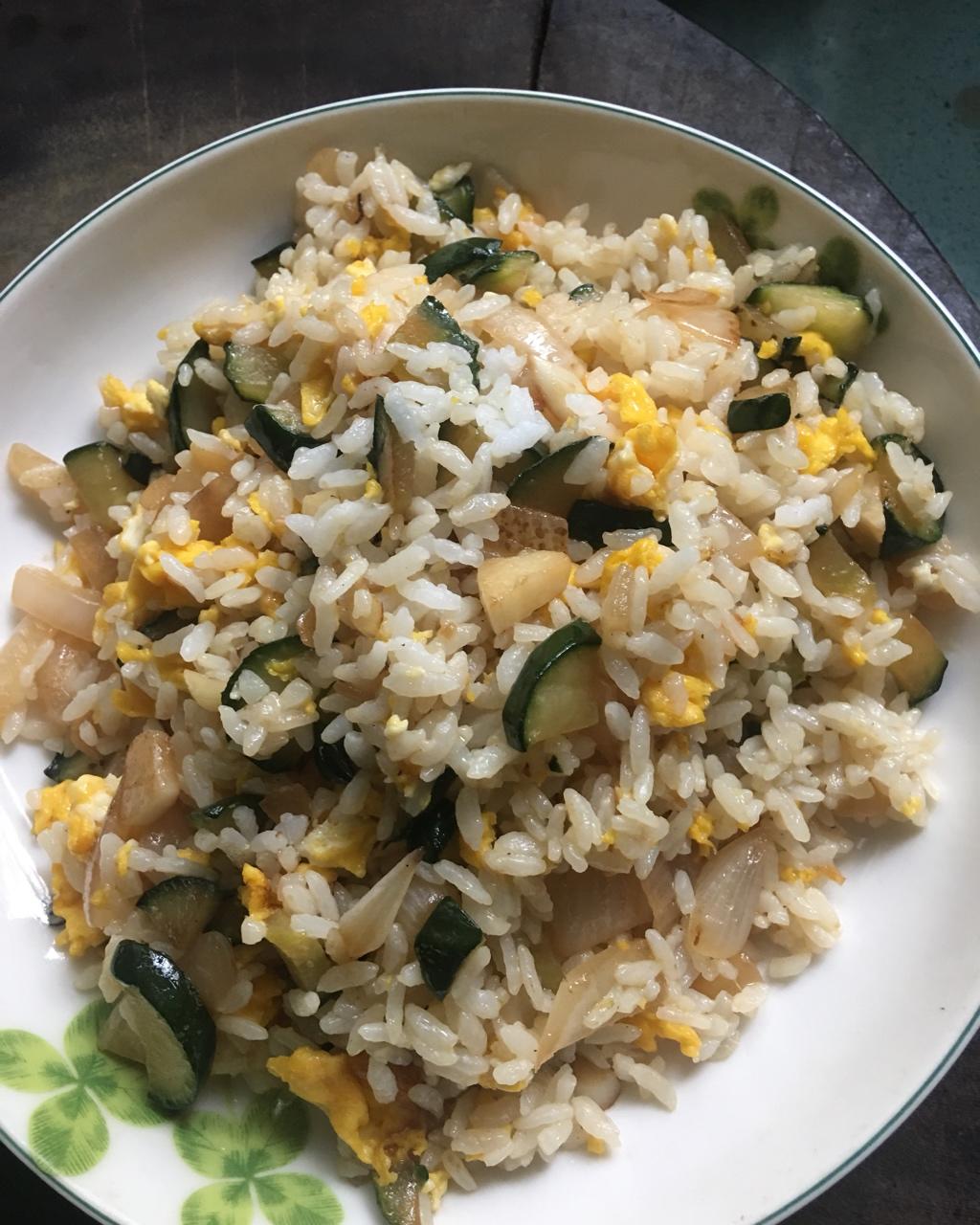 粒粒炒饭（米饭不粘粒粒分明的方法）