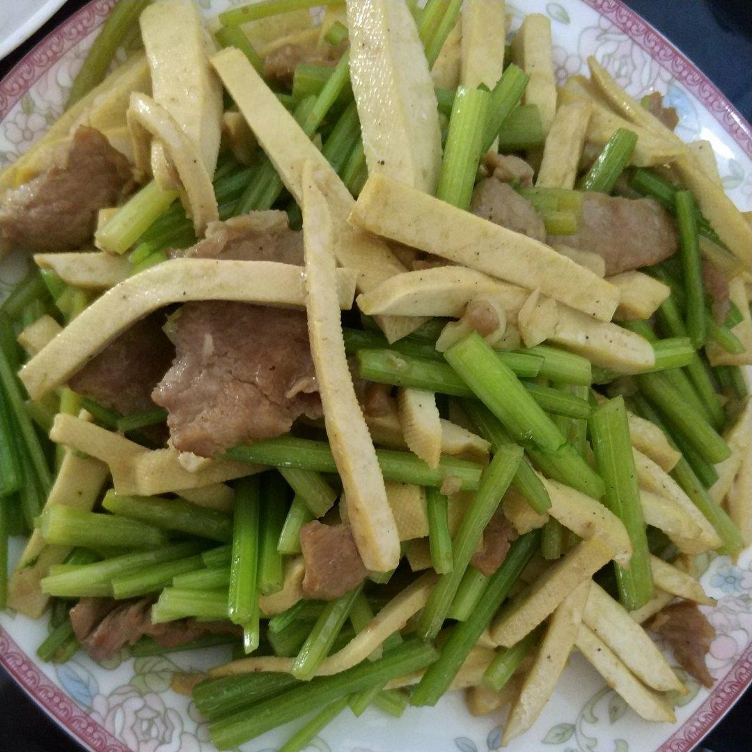 芹菜豆腐干炒肉丝