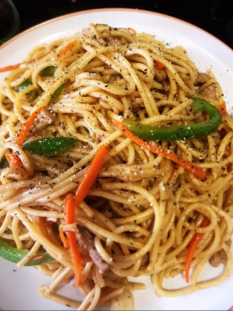 逗迪迪做的黑椒牛肉炒意大利面