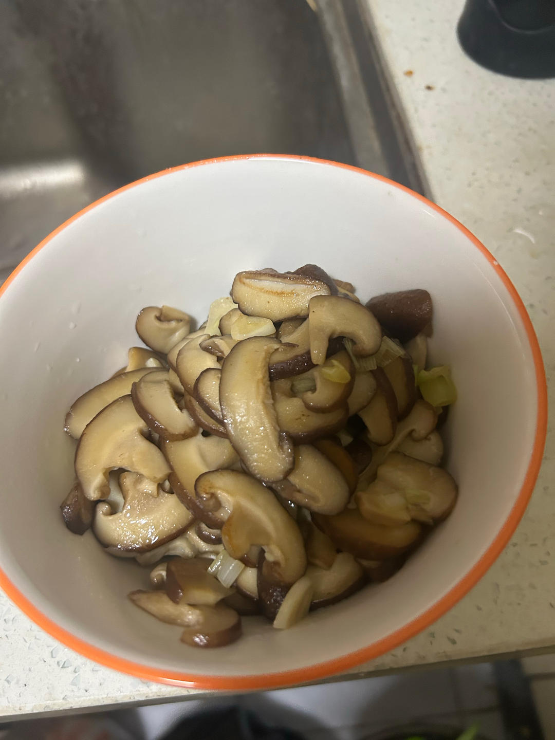 香菇这样炒比肉都好吃😋素炒香菇