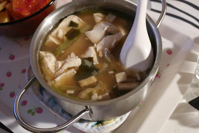 味增三文鱼头汤的做法