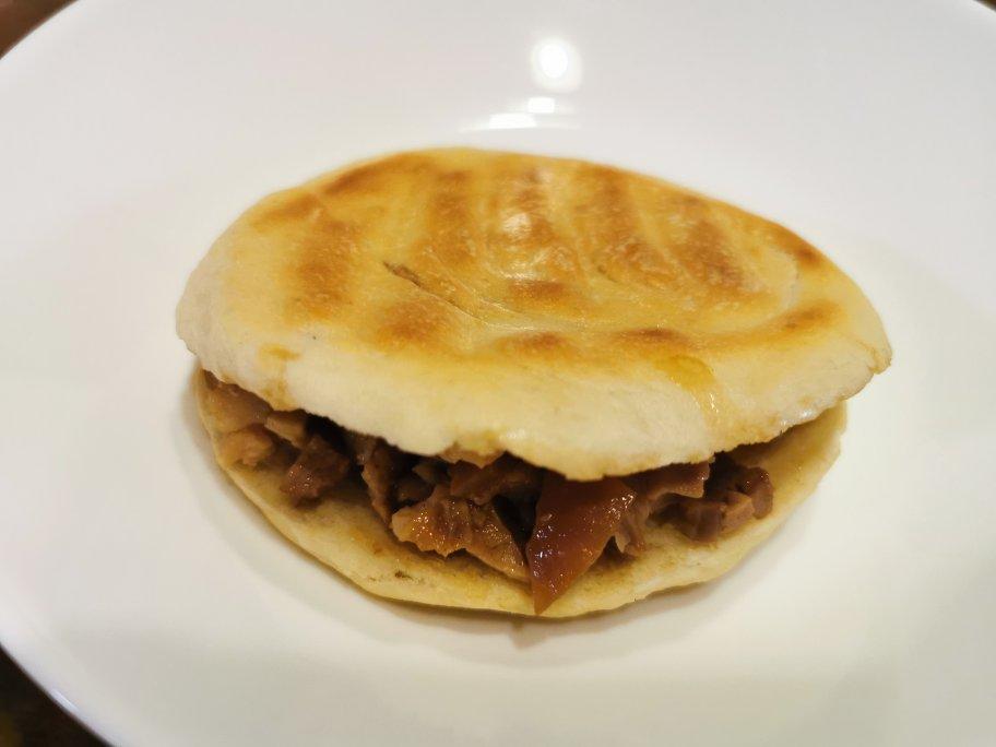 肉夹馍饼(不用泡打粉也外酥里嫩的肉夹馍饼)