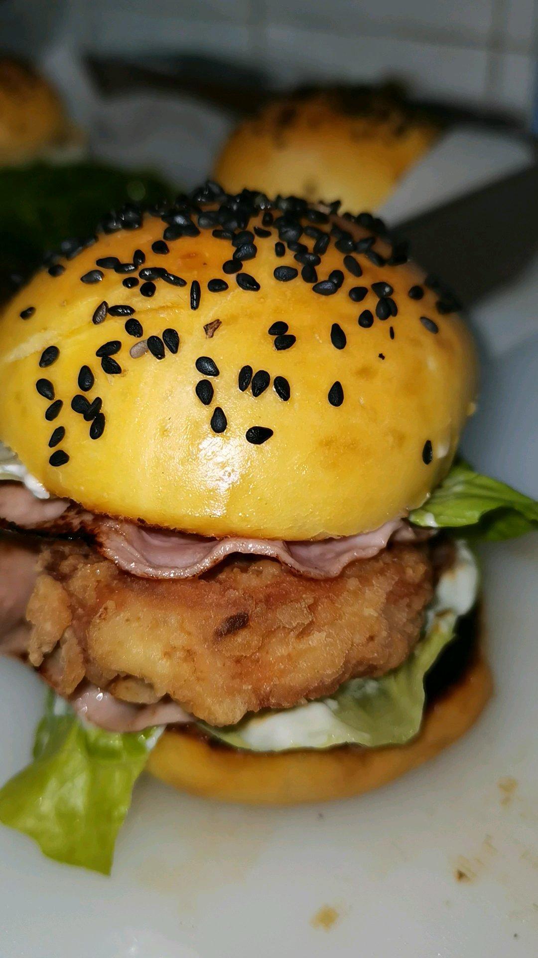 香水百合轩轩做的家庭版汉堡