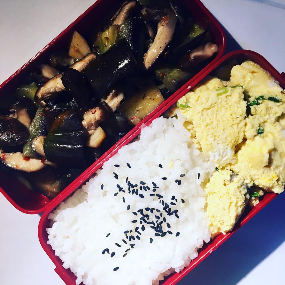 清爽少油又入味的家常炒茄子