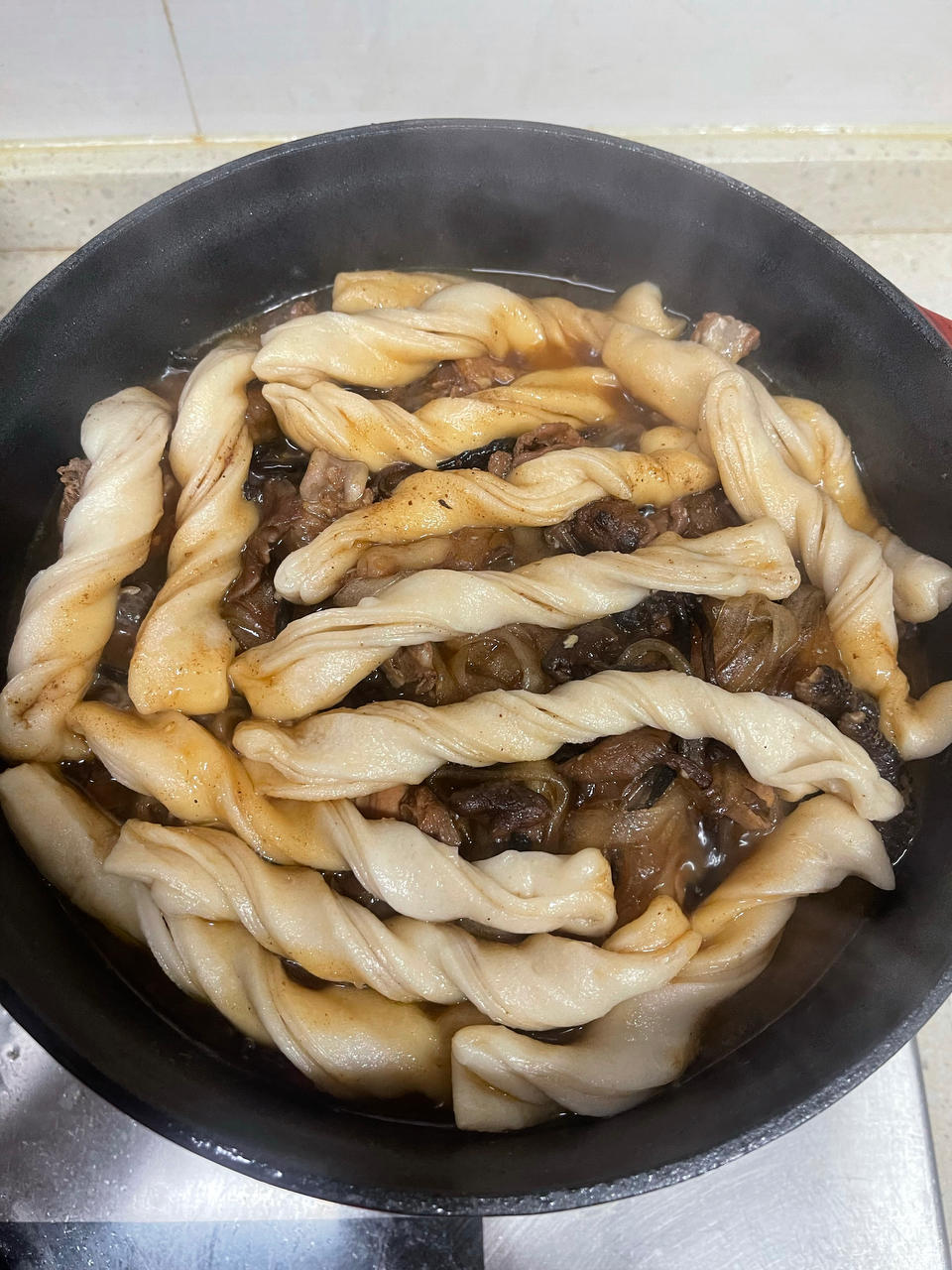 一锅鲜|小鸡蘑菇烩卷子