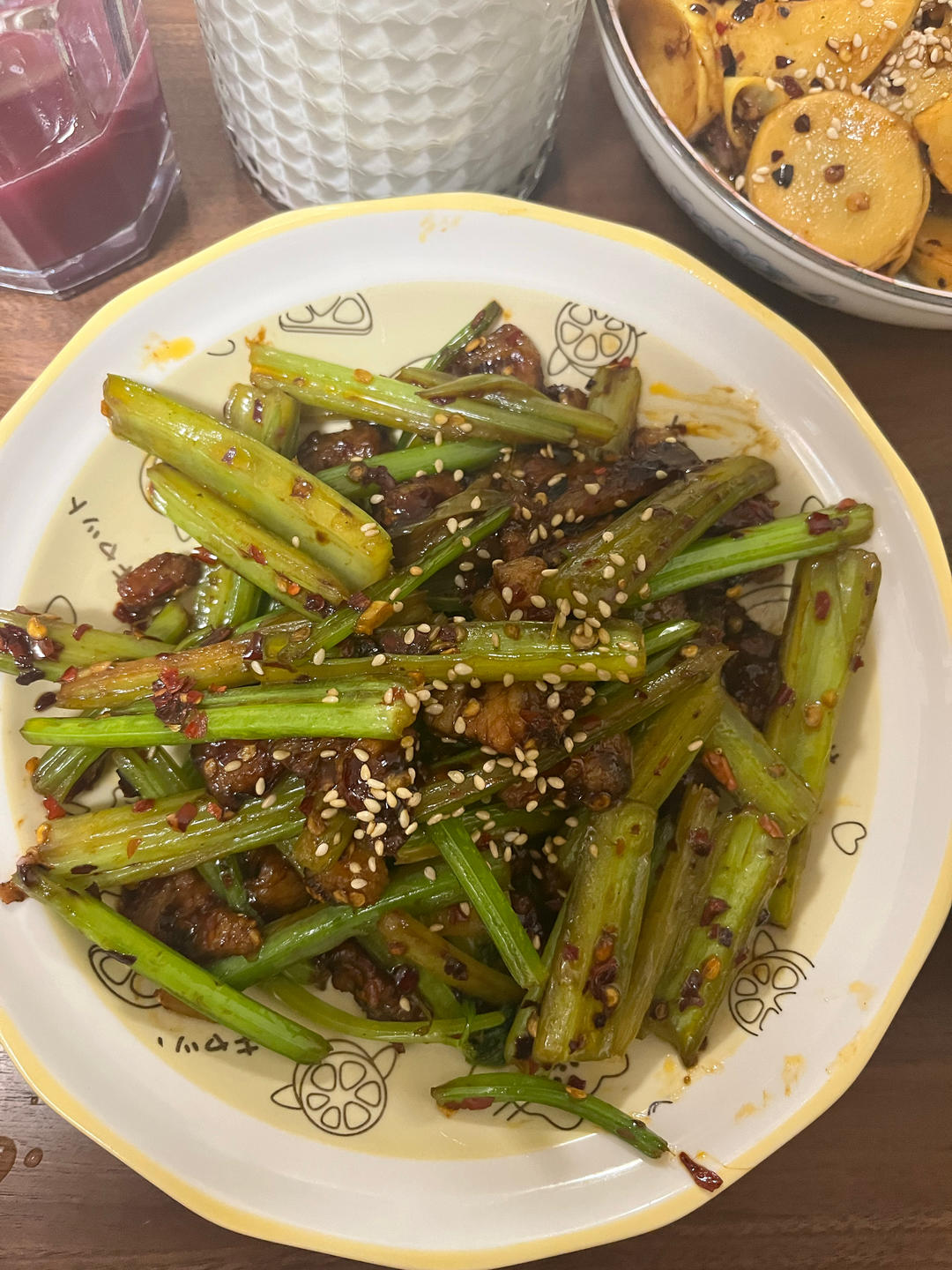 芹菜炒肉
