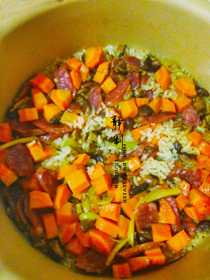 香菇腊肠土豆焖饭