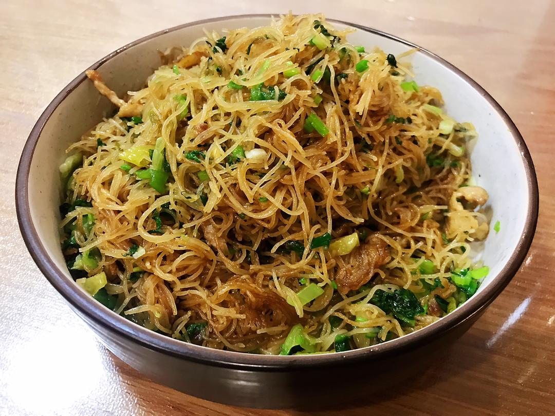 肉丝生菜炒米面/粉干的做法