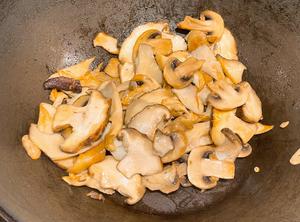 橄榄油炒蘑菇（仿西贝）的做法 步骤3