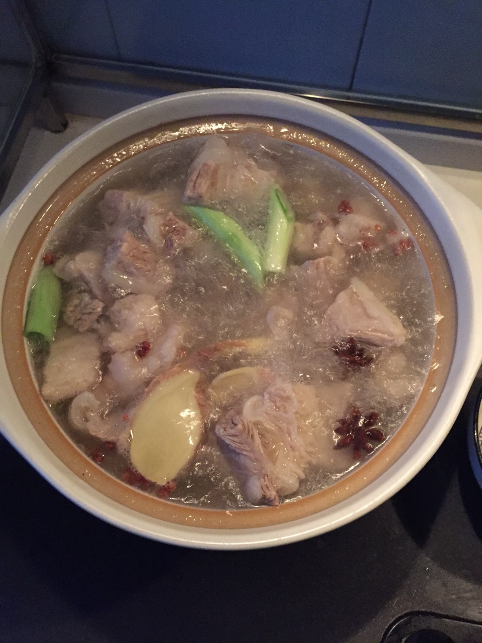 白萝卜炖牛肉砂锅
